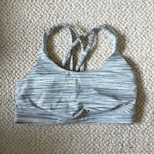 Lululemon Energy Bra *Medium Support B-D cup
